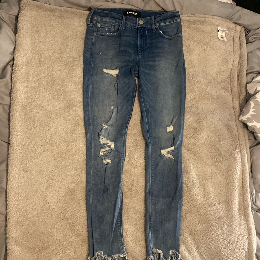 Express jeans Size 2R legging mid-rise is what the tag says